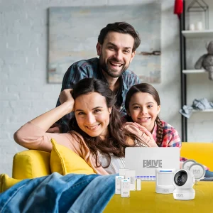 FAMILIA FELIZ EM CASA